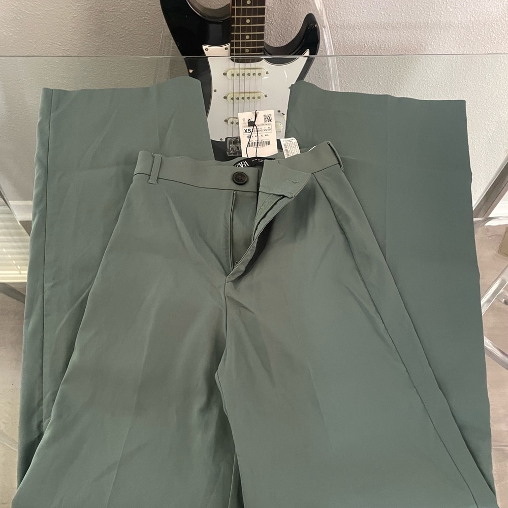 Zara Women's Olive Trousers - Picture 2 of 5